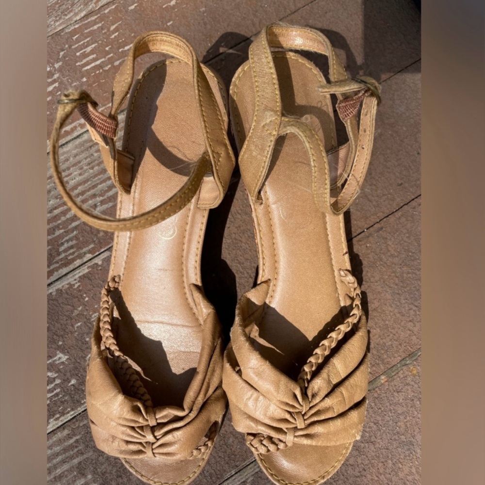 Women Vintage Tan OpenToe Soft Leather W/Braided Design On Front W/ Ankle Strap